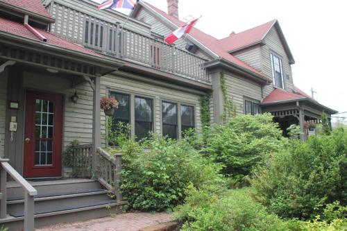 مدخل, Shipwright Inn in Charlottetown City Center