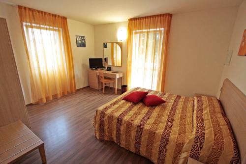 room detail thumbnail 0