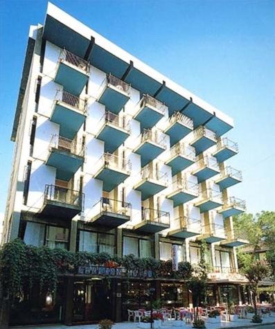 

Hotel Carlton