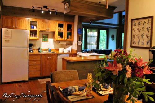 The River Chalet - image 4