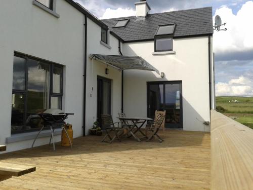 Exterior view, Blackberry Lodge Accommodation in Toomullin