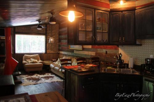 ห้องครัว, The Guest House in ฮาราฮัน (LA)