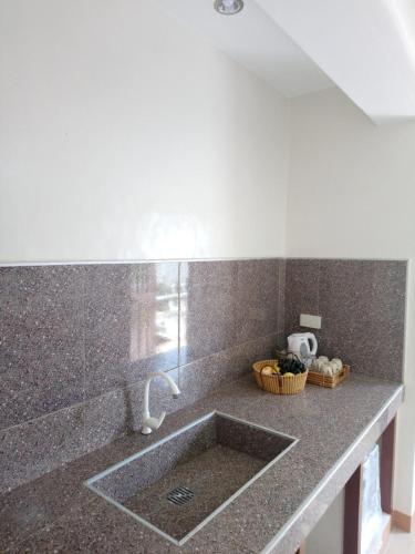 J and C Residences - image 4