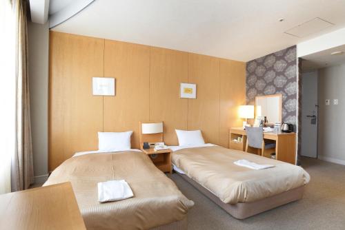 Hotel Grand Vert Gizan Hotel Grand Vert Gizan is perfectly located for both business and leisure guests in Gifu. The property offers a wide range of amenities and perks to ensure you have a great time. Service-minded staff 