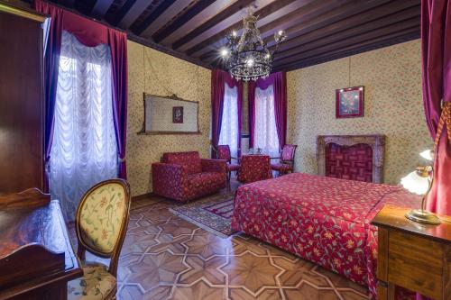 Hotel At Leonard - image 4