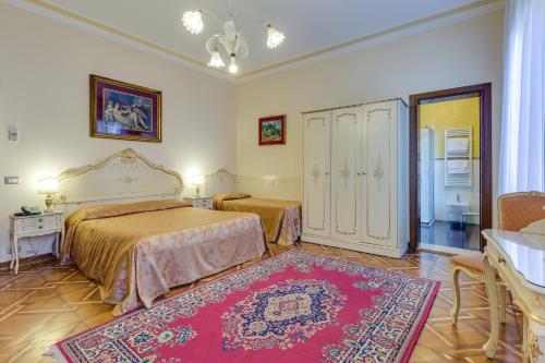 Hotel At Leonard - image 2