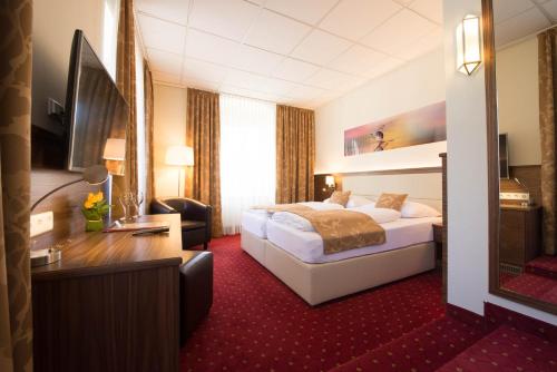 1 queen bed