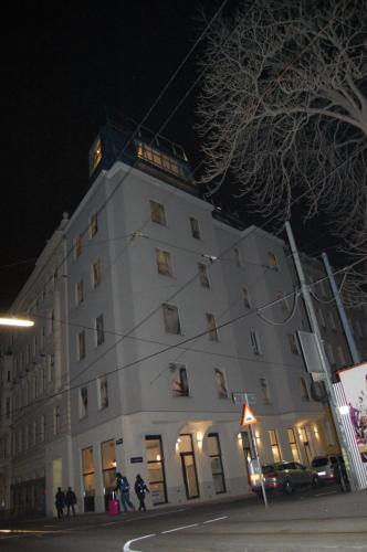 Apollo Hotel Vienna - image 2