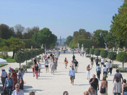 Opera Louvre Holiday Apartment - image 3