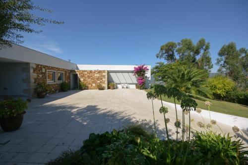  Ponte de Lima Villa Sleeps 10 WiFi, Ferienwohnung in Tornol