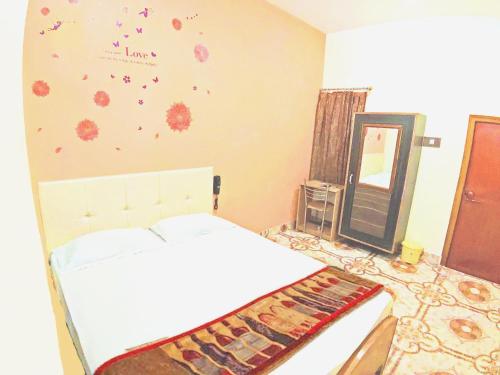 room detail thumbnail 0