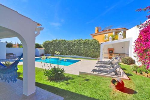  Benfarras Villa Sleeps 6 Pool Air Con WiFi in Benfarras