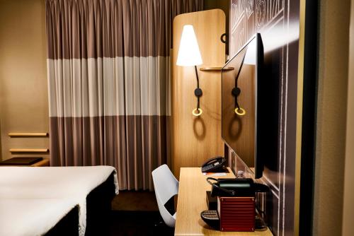 ibis Milano Centro, Milan