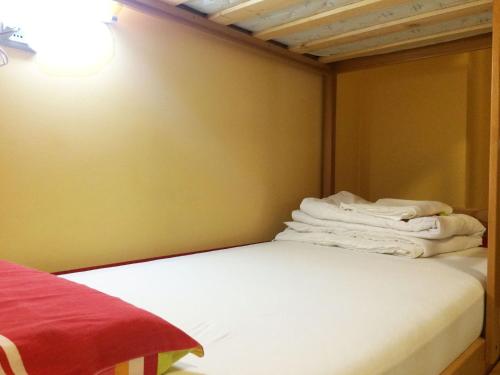 1 twin bed