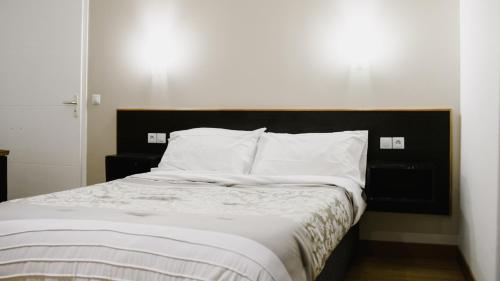 Hotel des Arcades Room Type - Deluxe Double Room