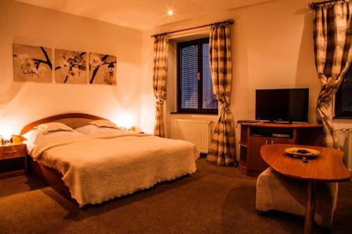 Penzión Pod Hradom (Penzion Pod Hradom) in Trencin