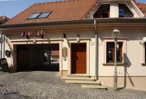 Penzión Pod Hradom (Penzion Pod Hradom) in Trencin