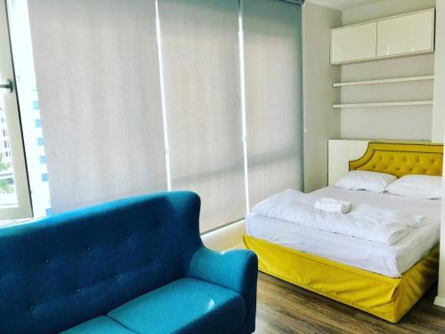 Turquoise and Magenta Apartment, Sofia (Foto 9)