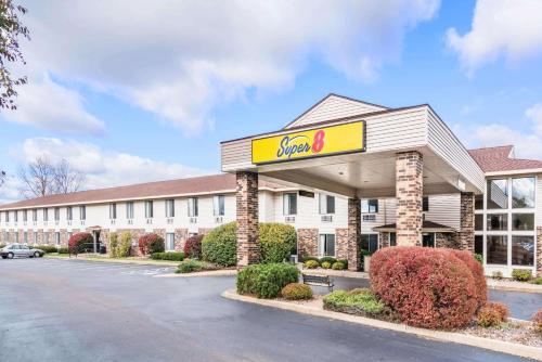 Super 8 by Wyndham Wausau in Wausau, USA