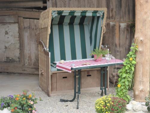 Dārzs, Holstein-Höfle - Gipfelstüble (Holstein-Hofle - Gipfelstuble) in Argenbuhl-Eglofs