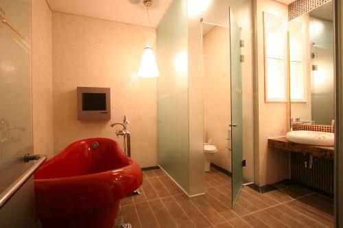 room detail thumbnail 2