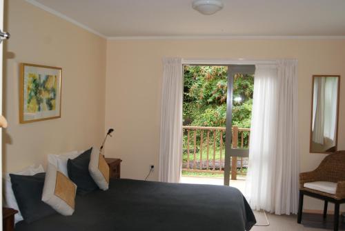 Mahana Lodge Boutique Bed & Breakfast
