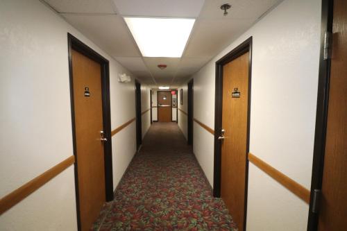 Travelodge by Wyndham Redwood Falls