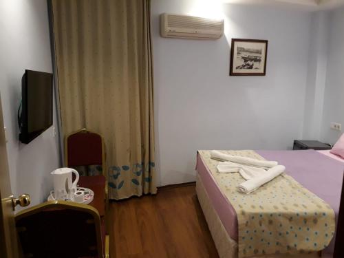 Sen Hotel Located in Antalya City Center, Sen Hotel is a perfect starting point from which to explore Antalya. Both business travelers and tourists can enjoy the propertys facilities and services. All the nece