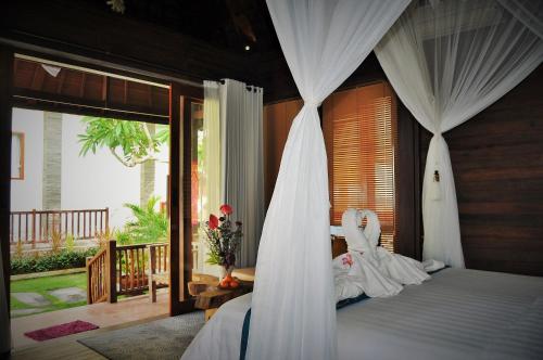 Ocean Terrace Suite And Spa Luxury Ocean Terrace Suite And Spa Luxury is a popular choice amongst travelers in Bali, whether exploring or just passing through. The property has everything you need for a comfortable stay. Service-minded