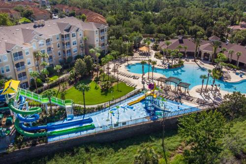 . Windsor Hills Resort! 2 Miles to Disney! 6 Bedroom with Private Pool & Spa