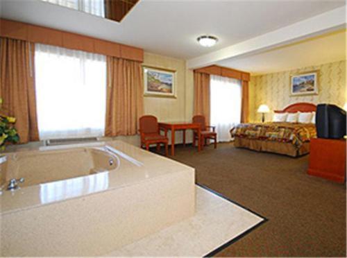 Best Western Airport Plaza Hotel – LAX Airport LA Stadium, Лос-Анджелес (фото 8)