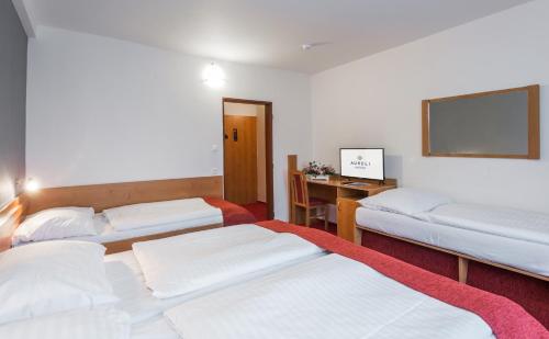 Hotel Globus Set in a prime location of Prague, Hotel Globus puts everything the city has to offer just outside your doorstep. The property features a wide range of facilities to make your stay a pleasant experien