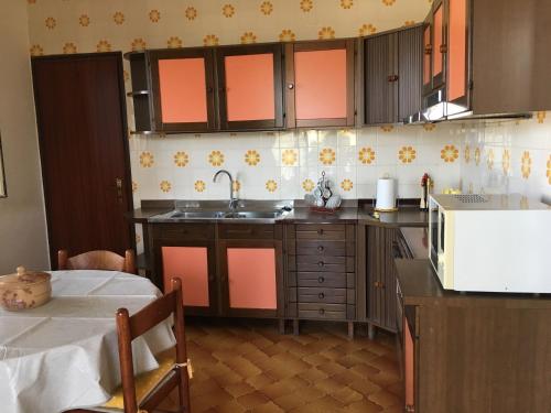virtuve, Il giardino sul mare in Cava D'Aliga