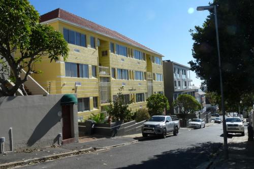 Bramber Court Art-Deco Self-Catering Apartments Cape Town South Africa