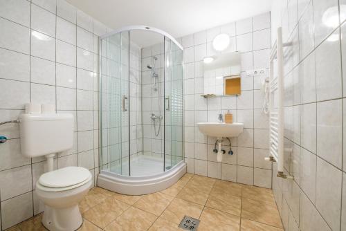 Chesscom Guesthouse - image 13