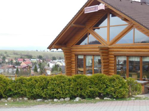 餐廳, APARTMAN SLAVKOV home & parking in 羅瓦萊斯那