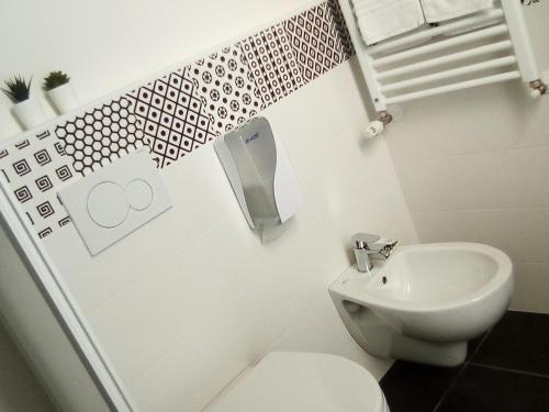Family Room image 10
