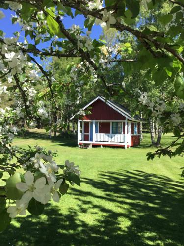 Cottage with Shared Bathroom