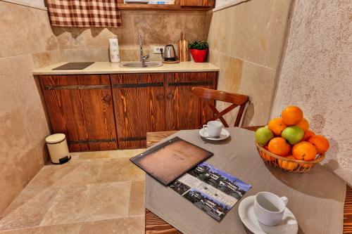 ห้องครัว, Villa Irma in สตาริ บาร