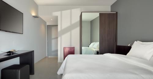 Rox Hotel in เจริโคโคร่า