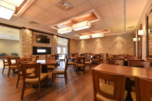 Restoran, Siding 16 Lodge in Wetaskiwin (AB)