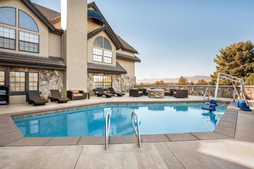 สระว่ายน้ำ, เรดิสัน โฮเต็ล ซอลต์เลคซิตี้ แอร์พอร์ต (Radisson Hotel Salt Lake City Airport) in เขตสนามบินนานาชาติซอลท์เลค ซิตี้