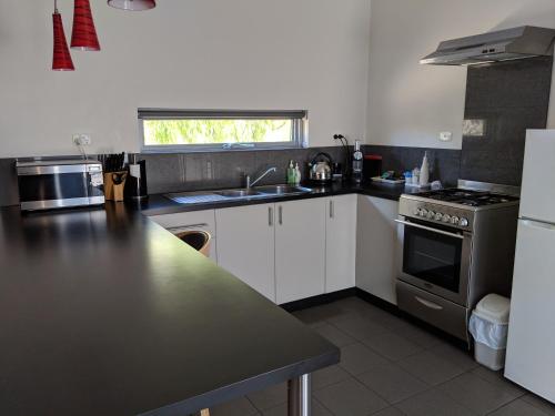 廚房, Hanover Bay Apartments in 阿爾巴尼