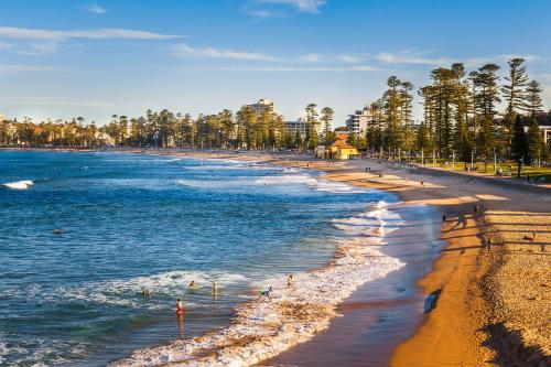 Manly Beachfront Apartment - image 4