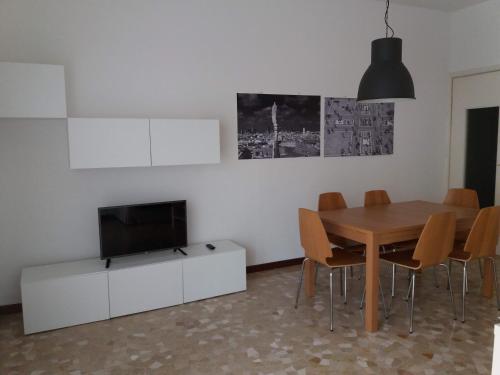 Saldini primo piano, Milán (fotografie 5)