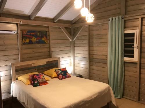 Charmant bungalow au cœur de l’ile in Baie-Mahault