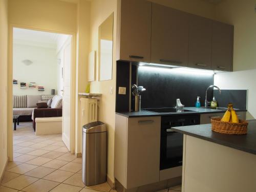 Nice Centre - Apartment with balcony and stunning sea view! - image 5