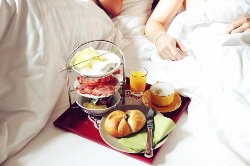 Saint SHERMIN bed breakfast & champagne