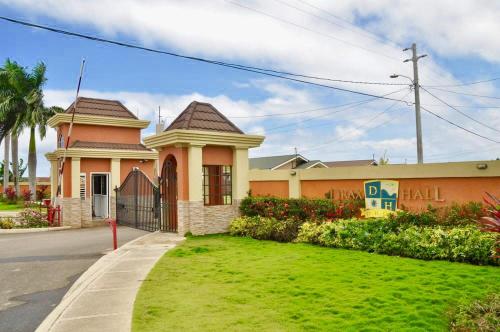 Chillax Villa at Drax Hall Country Club