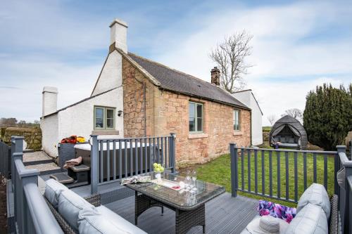 The Gate Lodge - Hot Tub 1 bedroom, log burner